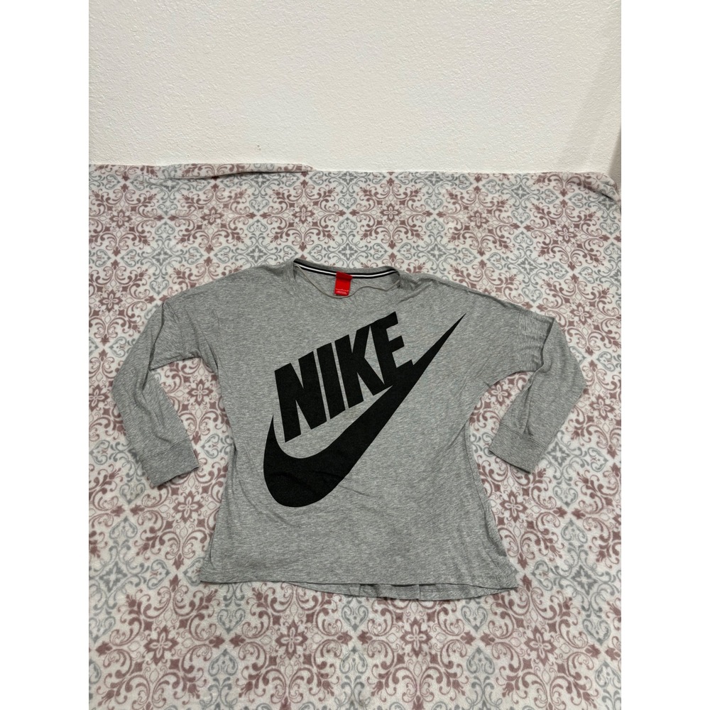 Nike Sportswear Womens Large Gray Long Sleeve Futura Logo Graphic T-Shirt L